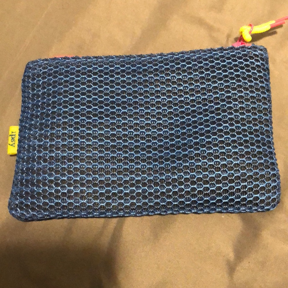 Ipsy bag - Picture 2 of 2